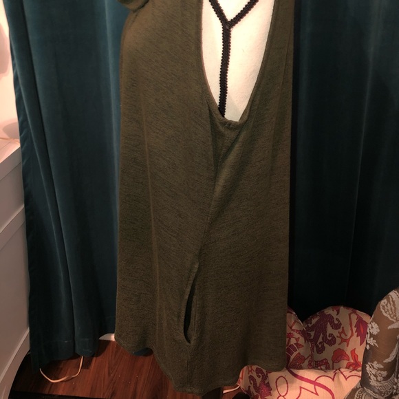 Green sweater sleeveless tunic - Picture 5 of 7